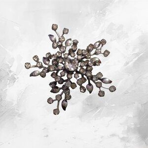 Coro Brooch Clear Stones on Silver Metal Snowflake Sunburst Starburst